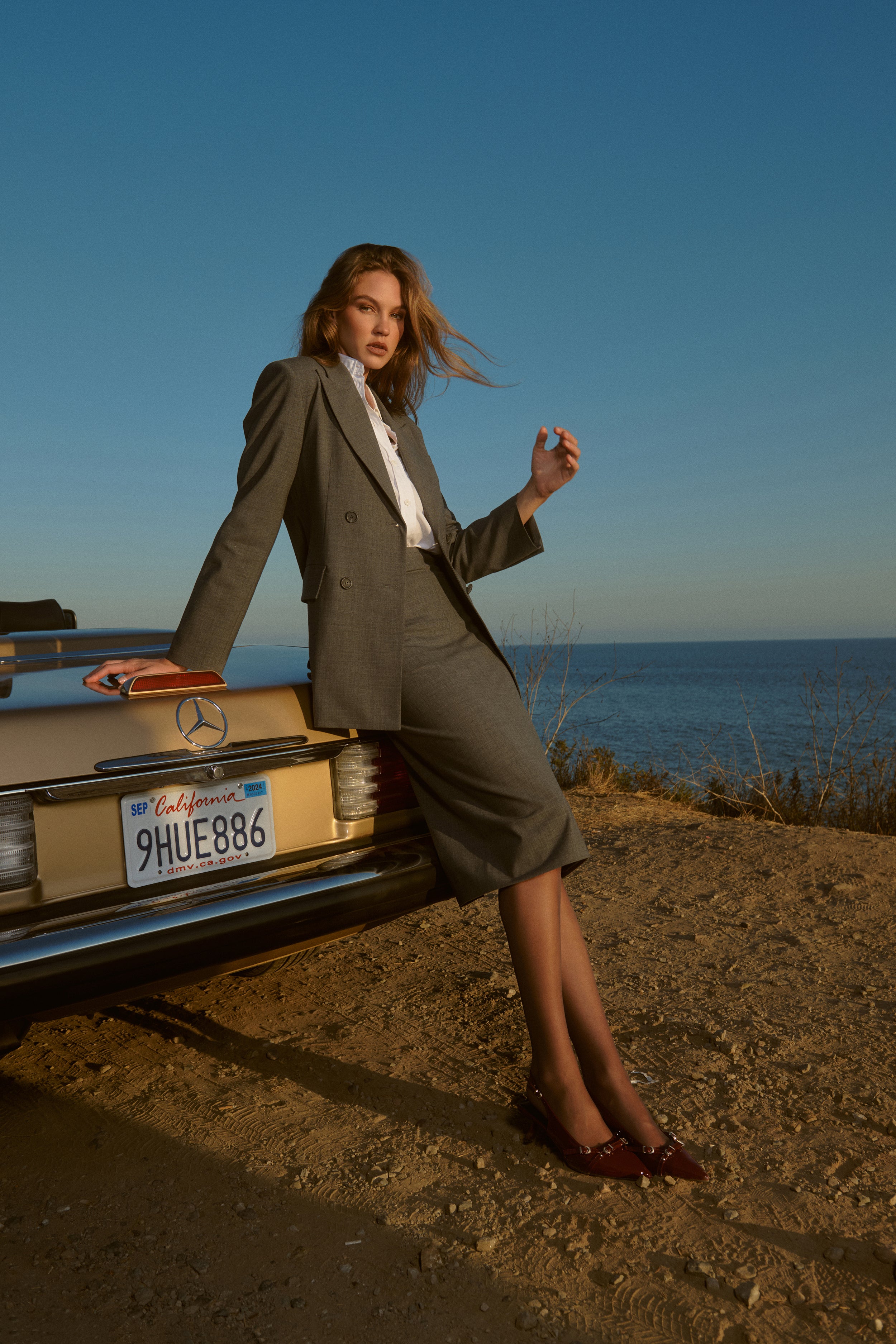 The Column - Charcoal